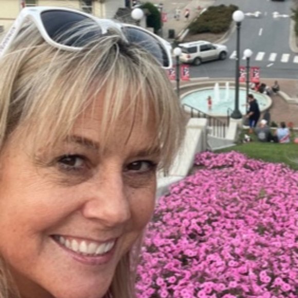 Meet your Posher, Melinda - Picture 3 of 5